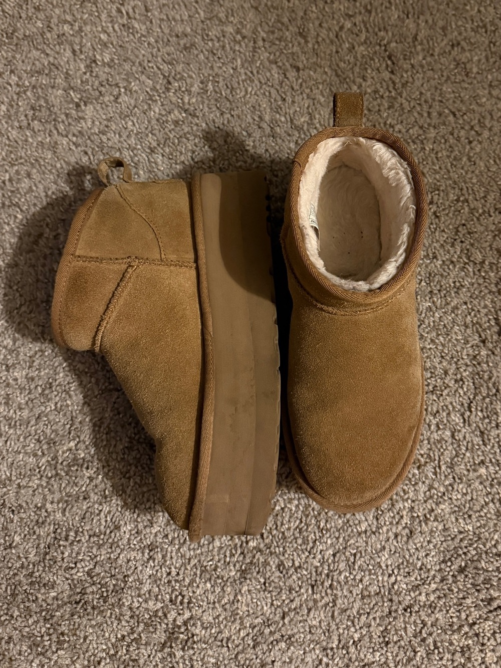 UGG Classic Ultra Mini Platform Boots - Chestnut